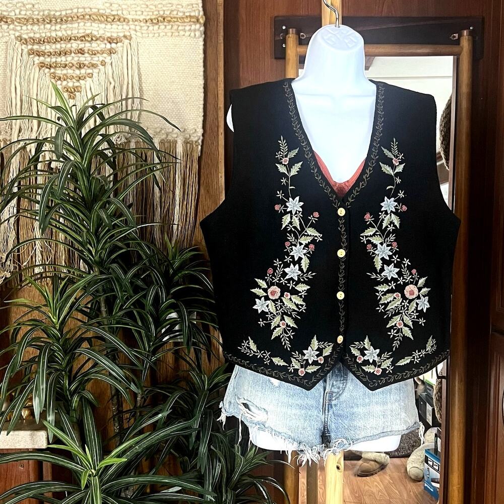 Vintage Black Wool Floral Embroidered Vest Womens M L 90s Folk Boho Cottagecore